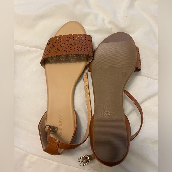 Brand new tan colored women’s sandals - Picture 2 of 2